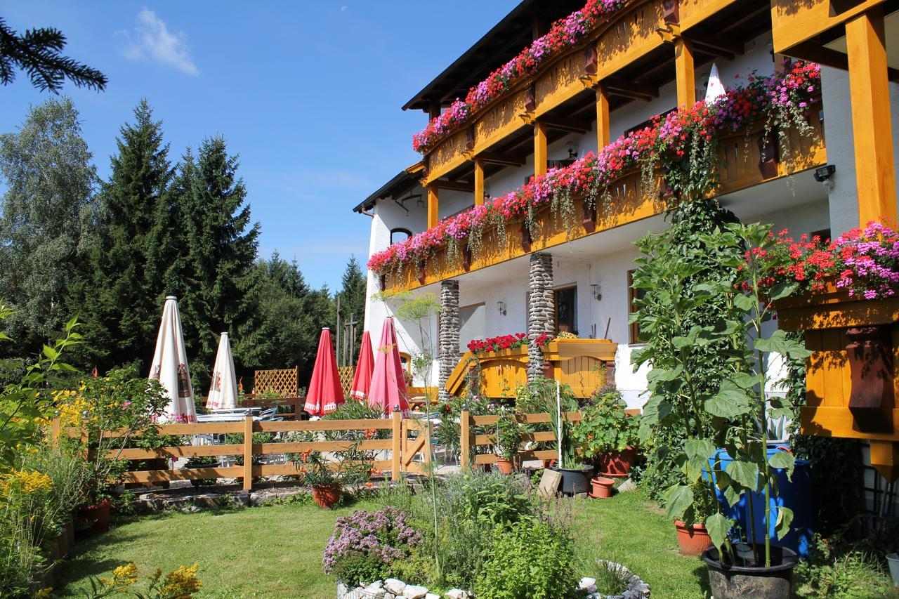 فندق Kolmsteiner Hof نيوكيرتشن بيم هيليغين بلوت المظهر الخارجي الصورة